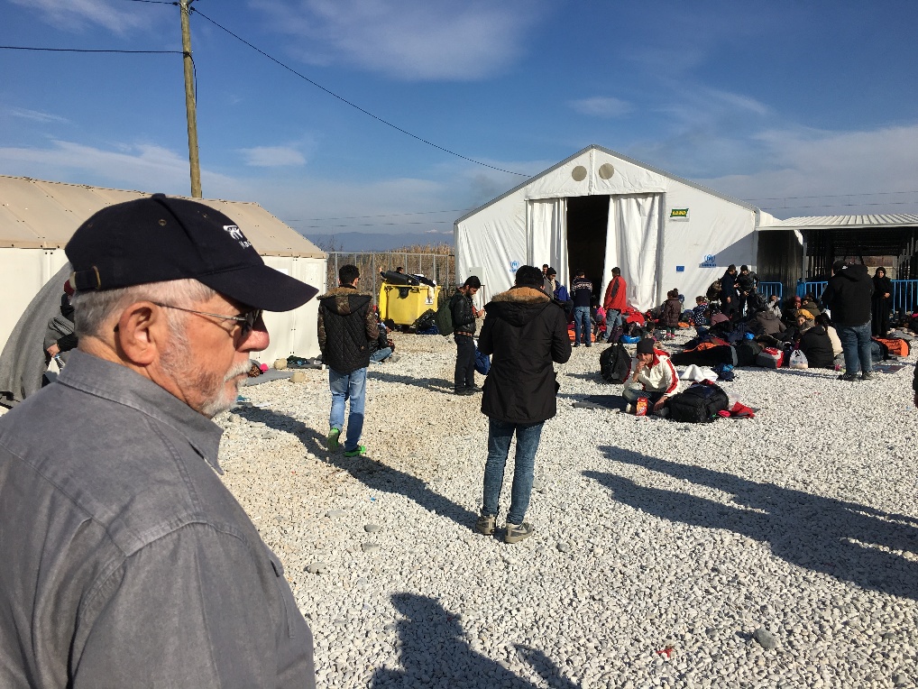 Transit refugee border support Gevgelija, 2015