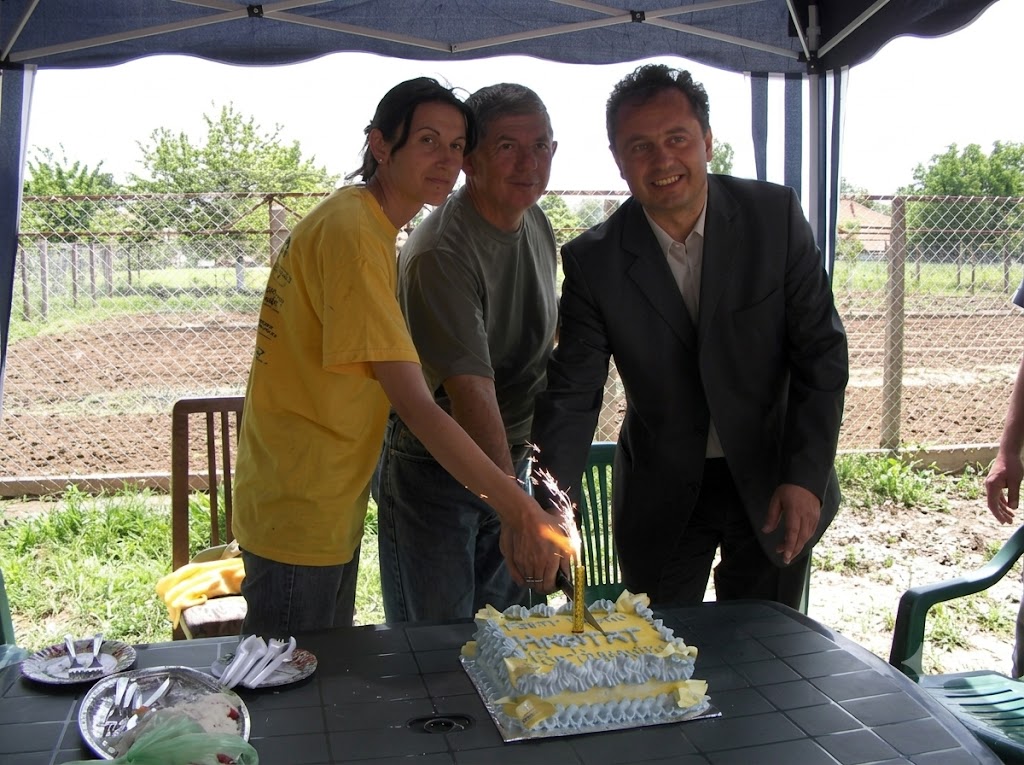 Miladinovci home dedication cake cutting, 2007